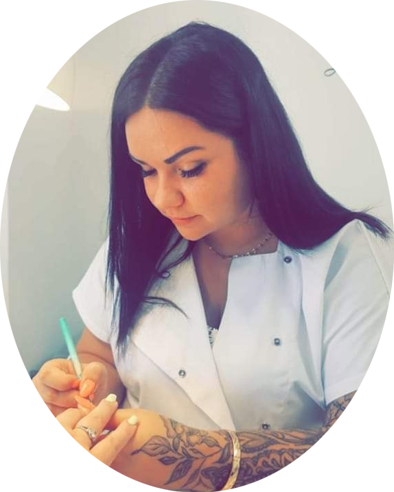 Anais, prothésiste ongulaire chez Nail'Siana